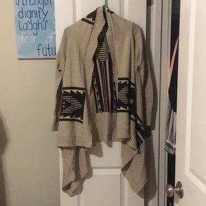 Tan thick cardigan with geometric designs